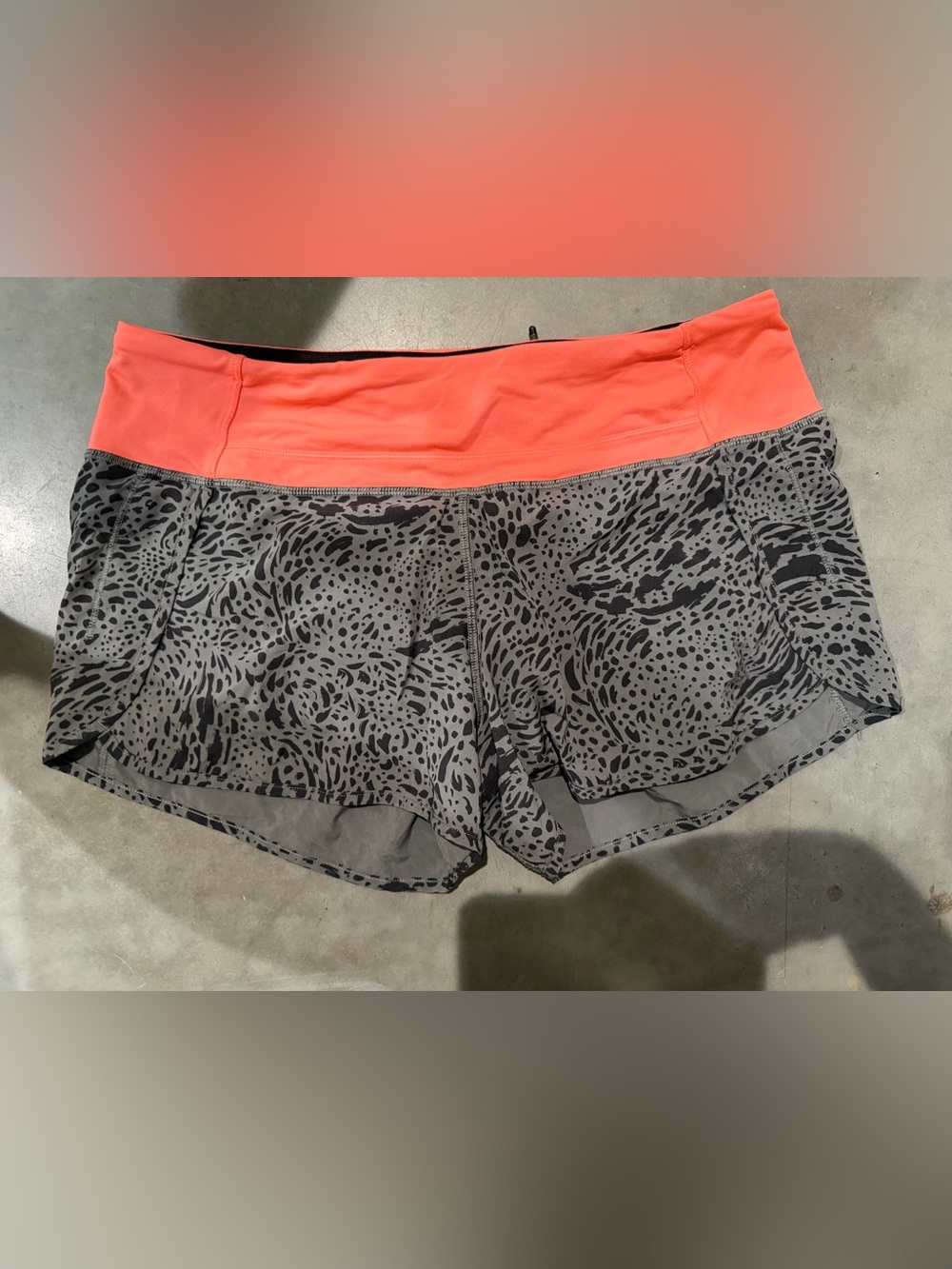 Lululemon Women's Coral Waistband Gray Animal-Print Running Shorts